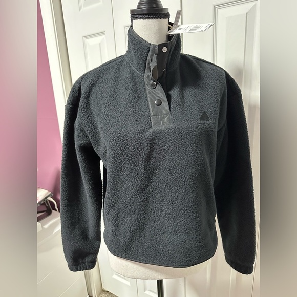 NWT NEW Adidas Women’s Black Polar Fleece Crop Pullover / Size Medium / IN9439 - Picture 3 of 13